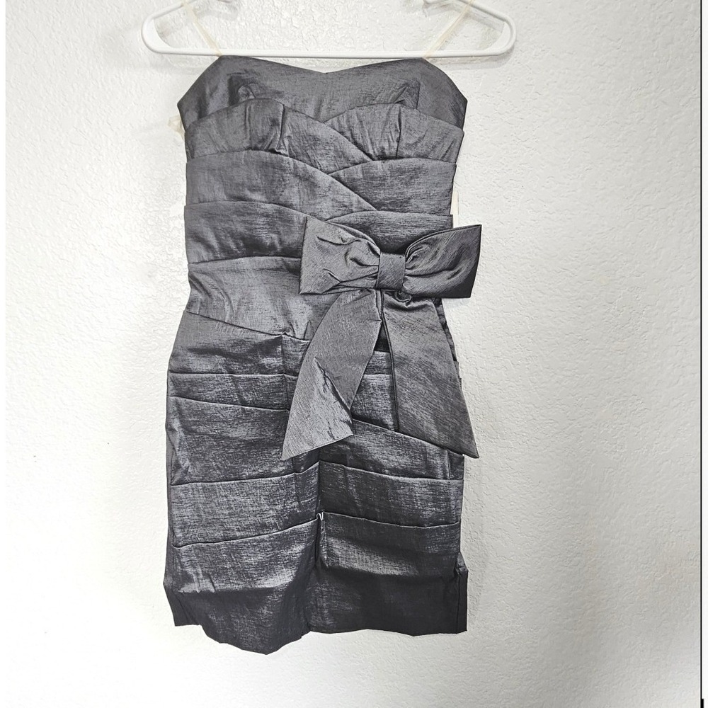 Dillards Gunmetal Strapless Ruched Bow Rhinestone Accent Party‎ Dress Size 3